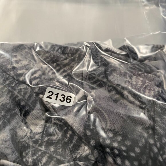 Lysse Scrunch Bodycon Dress Womens Small S Gray Feather Print - Picture 8 of 8